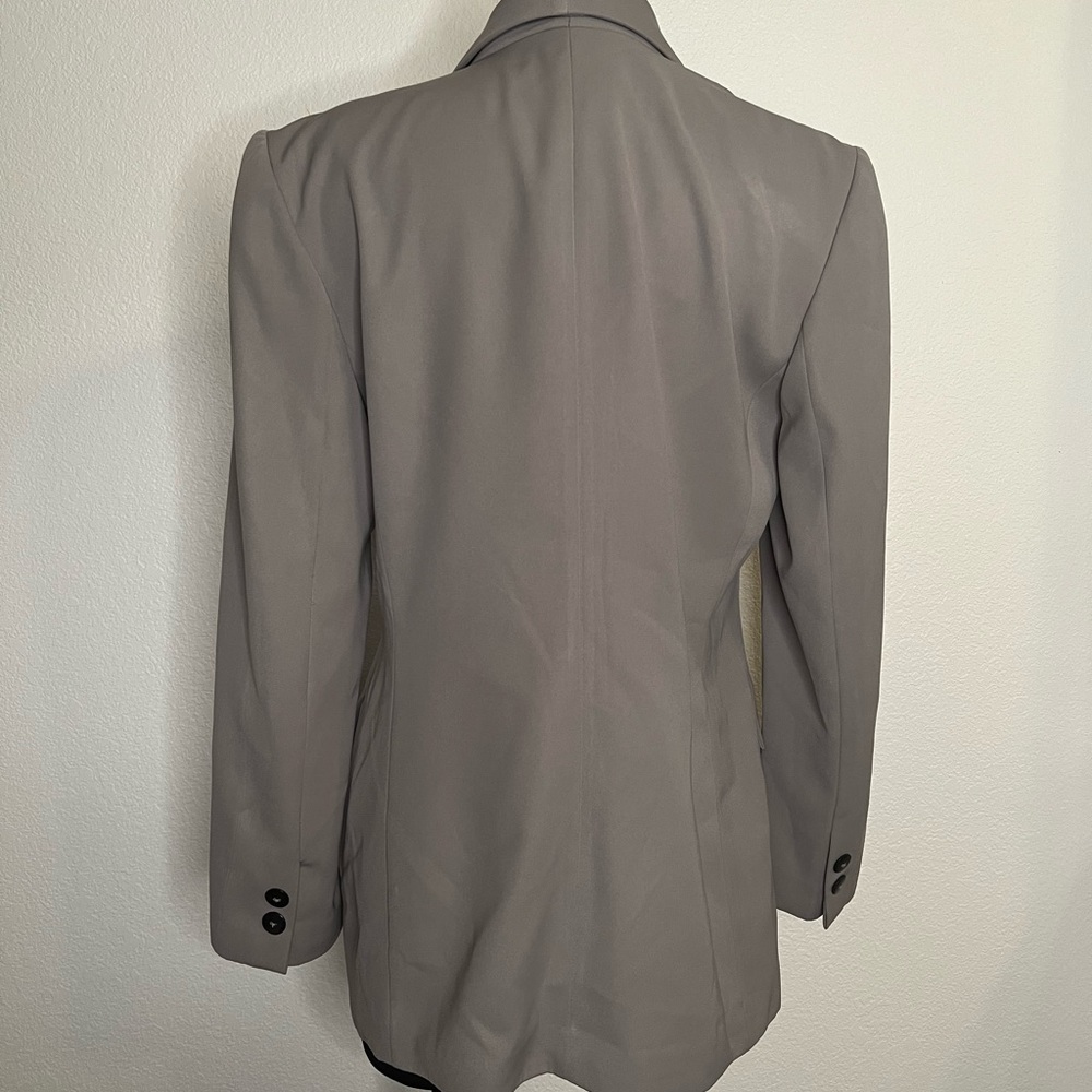 Chic Oversized Blazer - Picture 2 of 5